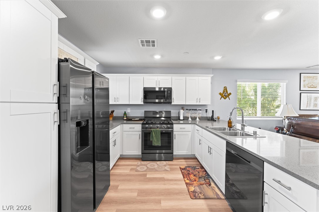 10059 Dazzling Sunrays Avenue Property Photo 17
