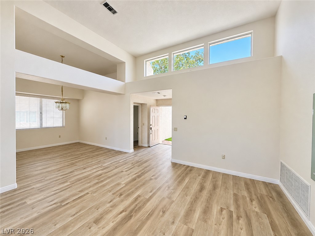 9024 Sundial Drive Property Photo 11
