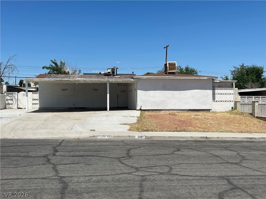 3116 Kings Way Property Photo 3