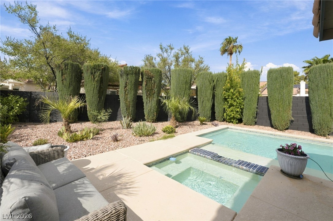 6556 Gatehouse Lane Property Photo 8