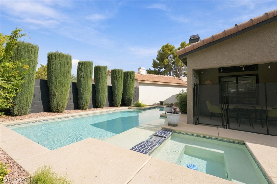6556 Gatehouse Lane Property Photo 11