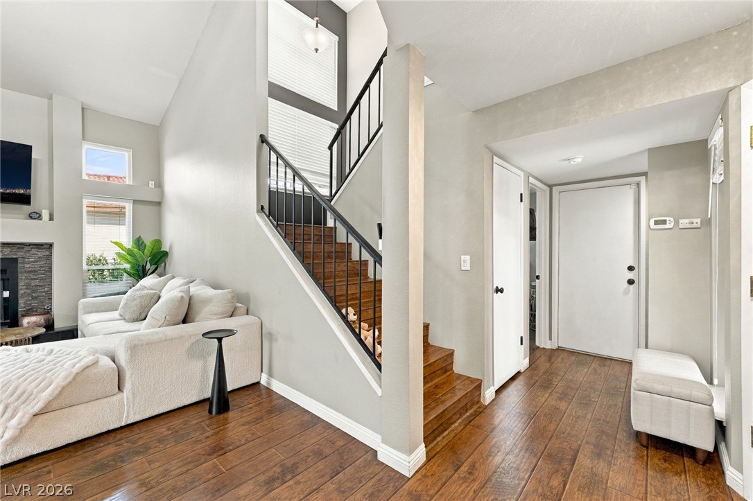 6556 Gatehouse Lane Property Photo 12