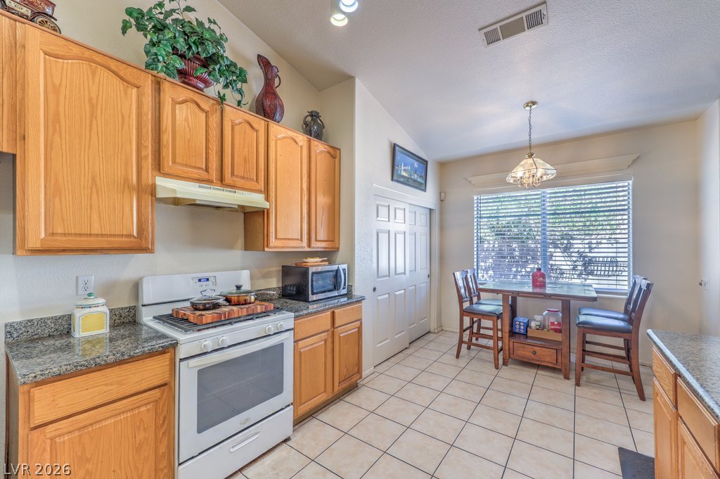 8628 Highland View Avenue Property Photo 10