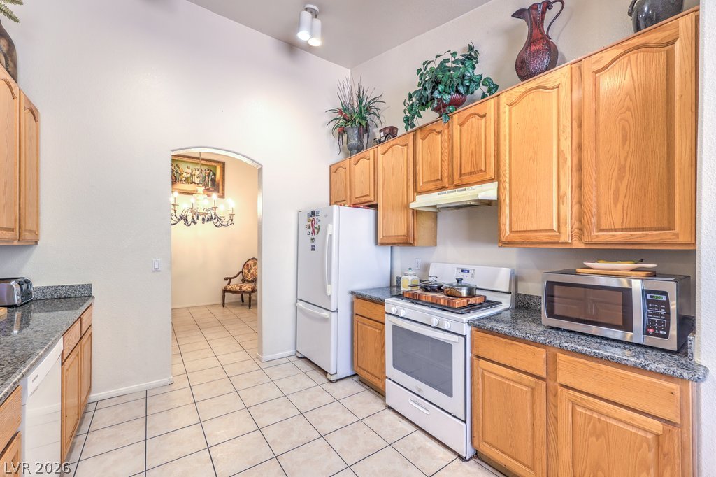 8628 Highland View Avenue Property Photo 11