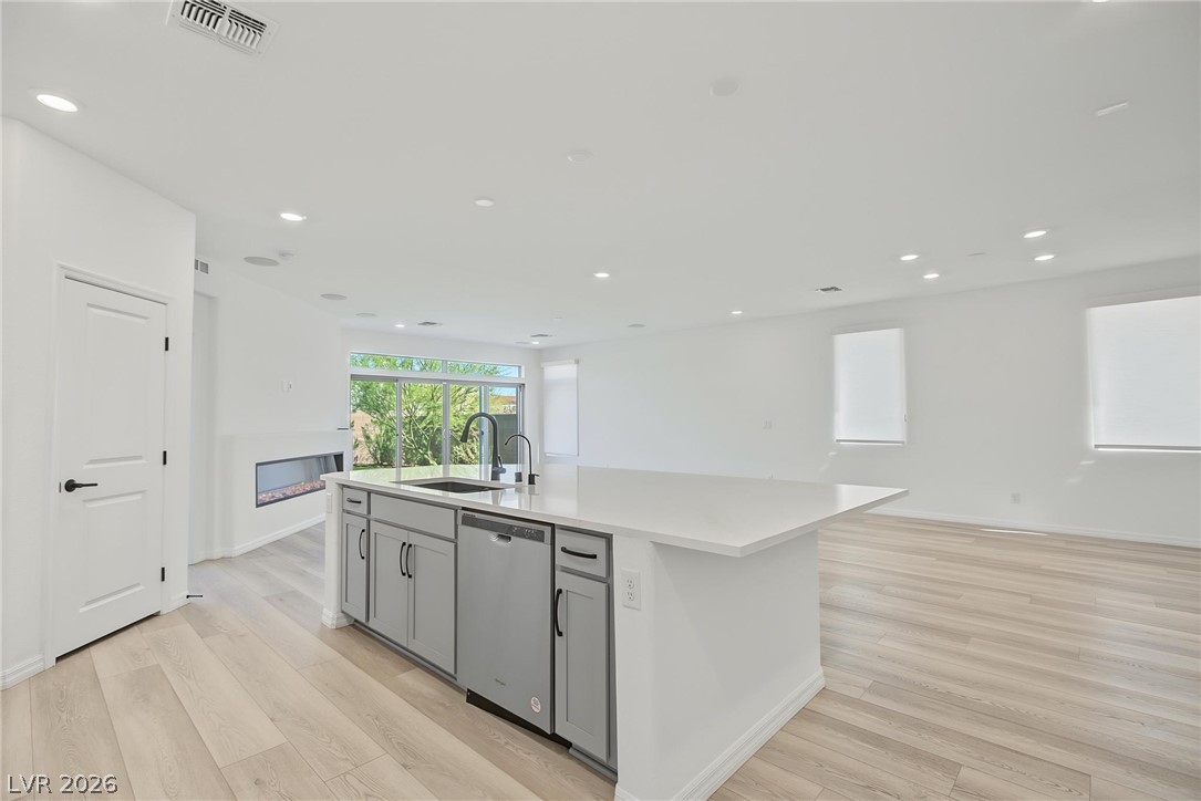 7072 Moss Hill Avenue Property Photo 8