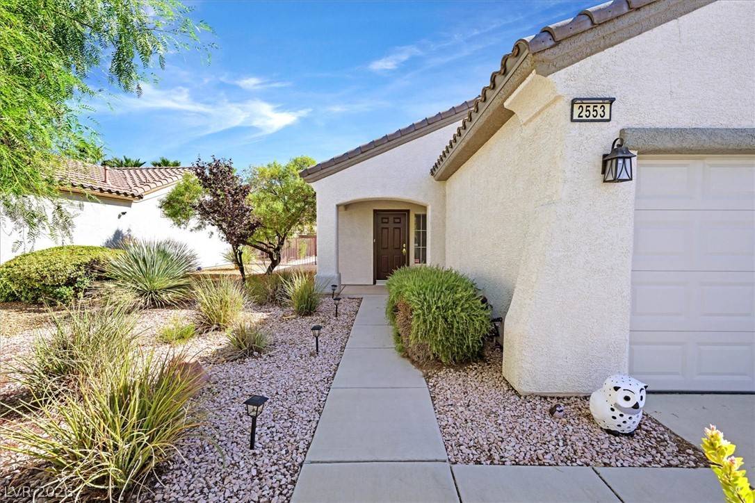 2553 Leighton Avenue Property Photo 2