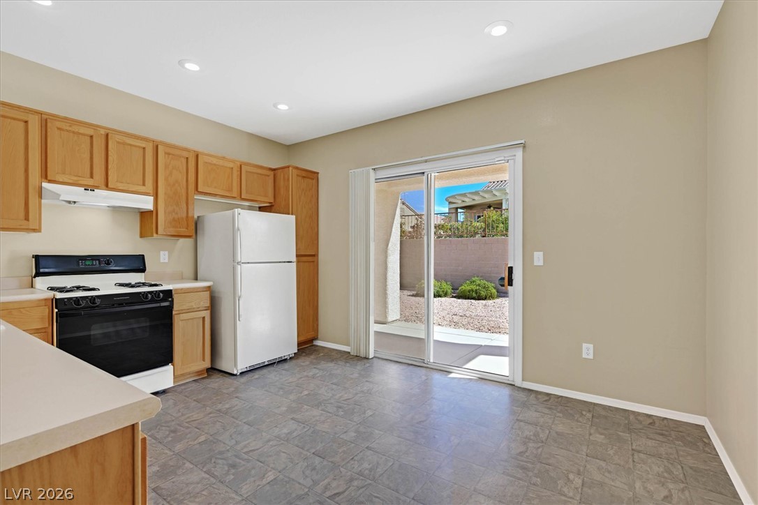 2553 Leighton Avenue Property Photo 6