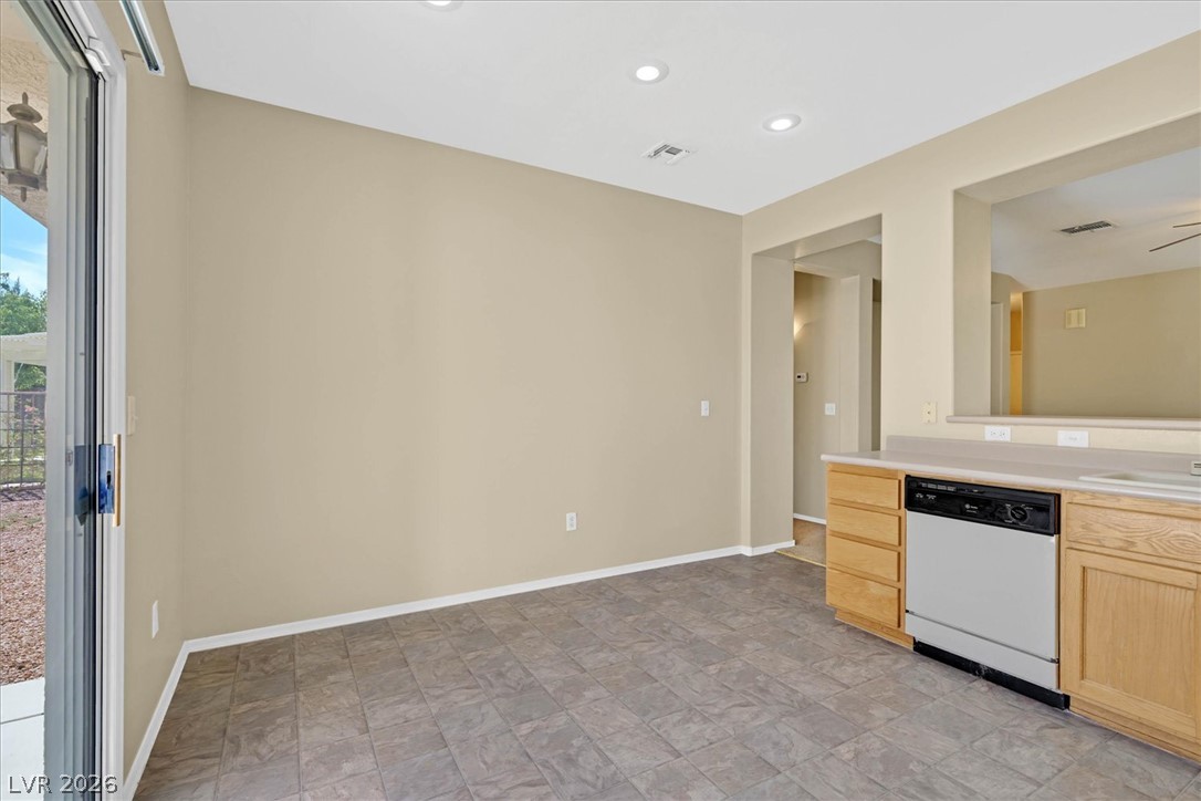 2553 Leighton Avenue Property Photo 9