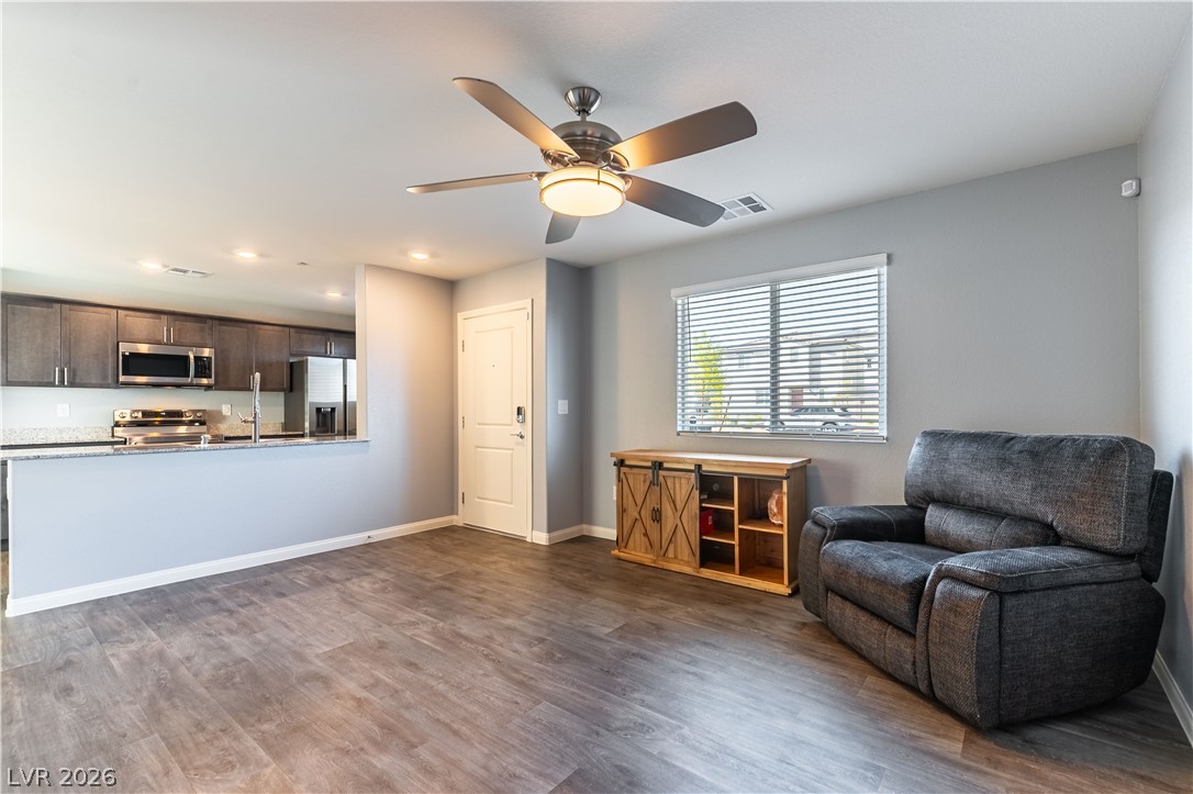 6911 Orange Horizon Street Property Photo 7