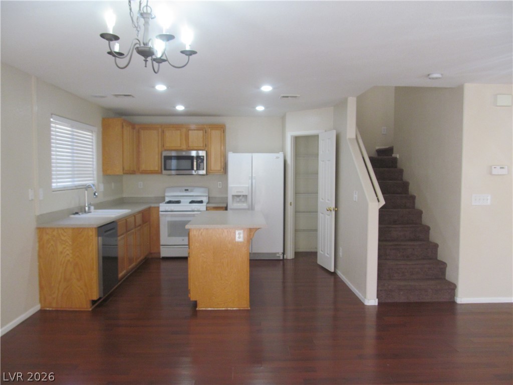 7232 Eagles Pride Street Property Photo 5