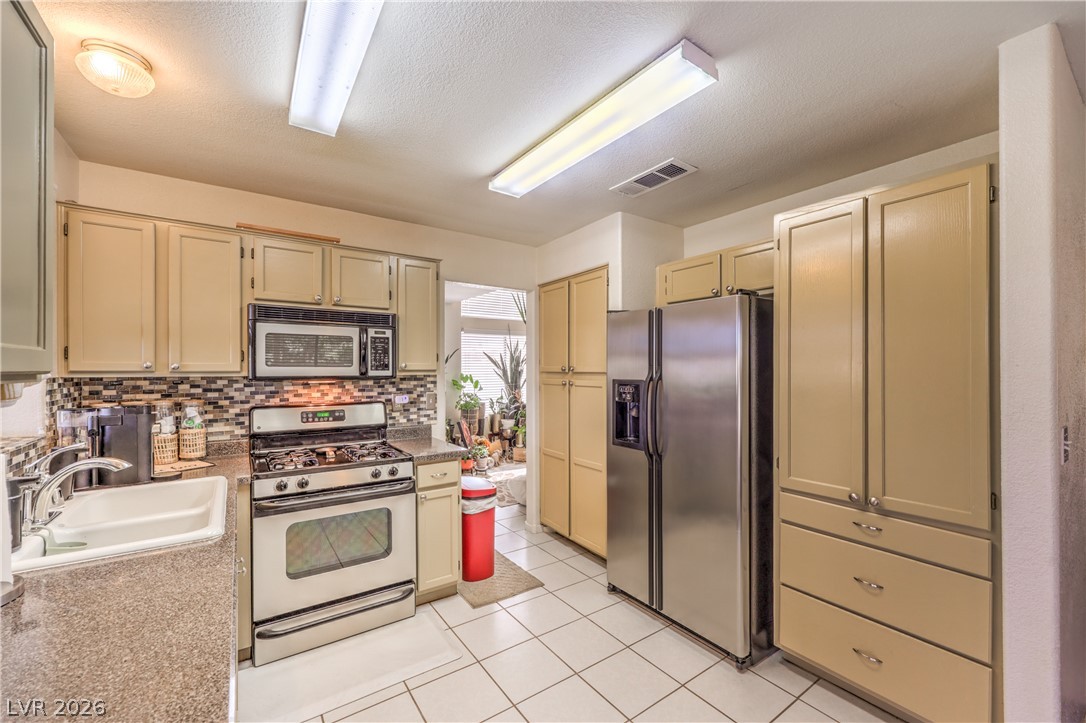 5712 Emperor Way Property Photo 12