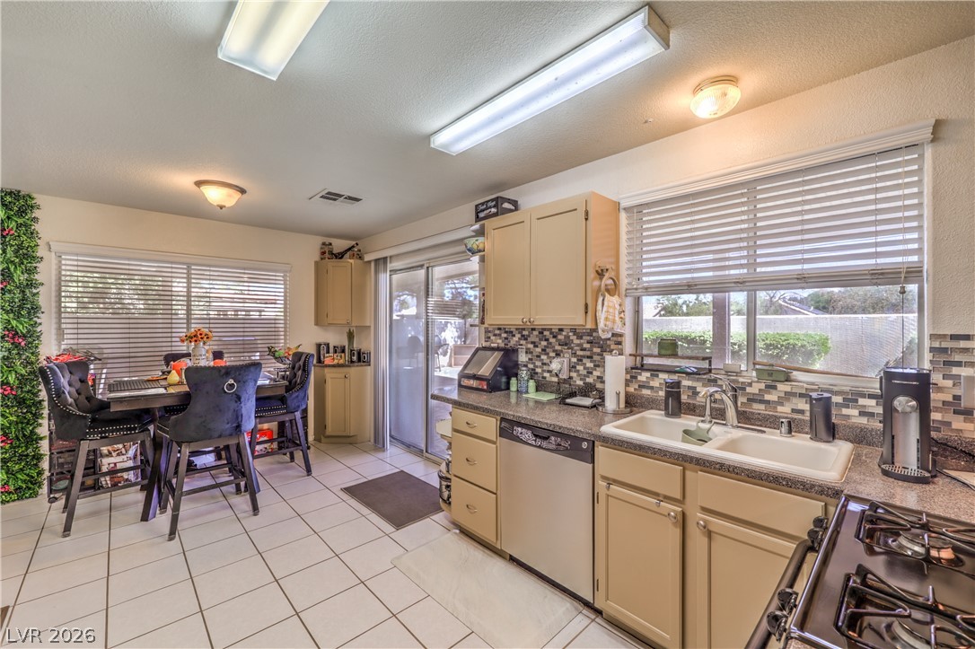 5712 Emperor Way Property Photo 13