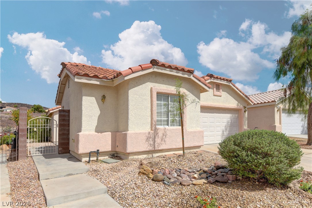 2280 Chestnut Ranch Avenue Property Photo 2