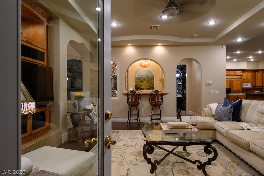 9512 Tournament Canyon Drive Property Photo 25