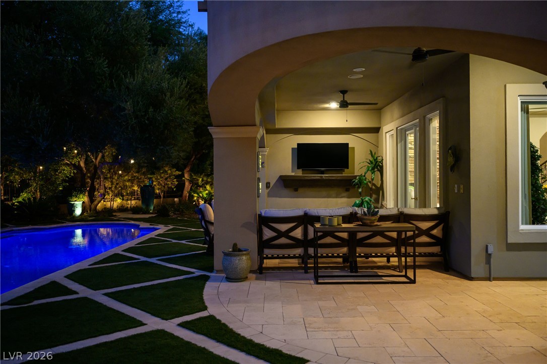 9512 Tournament Canyon Drive Property Photo 55