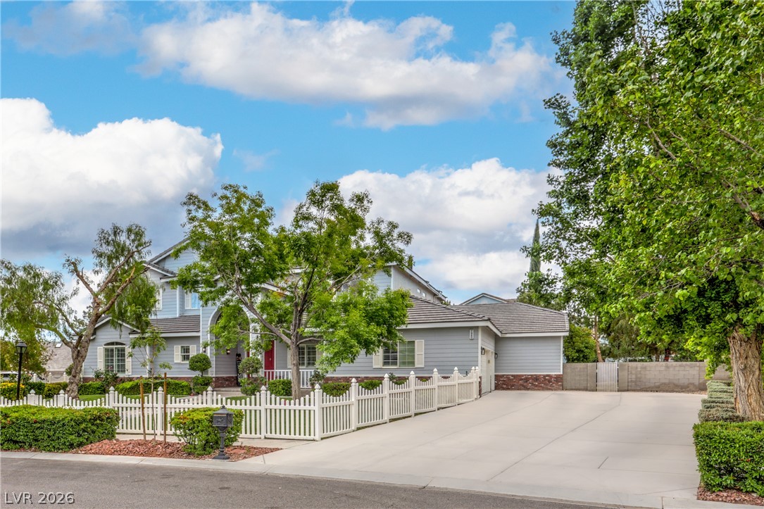 7480 Grassy Field Court Property Photo 2