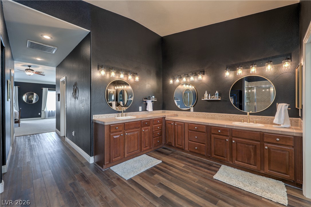 7480 Grassy Field Court Property Photo 32