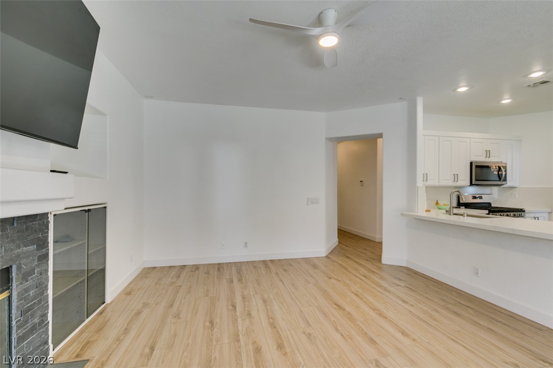 9601 Bending River Avenue Property Photo 22