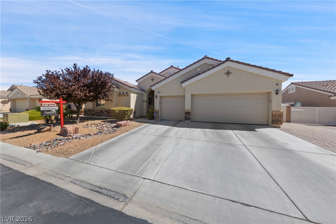 5010 Mirage Garden Street Property Photo 1