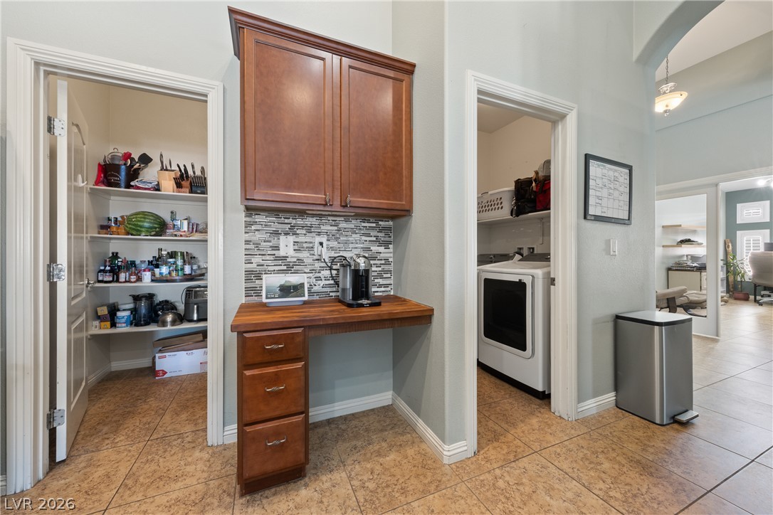 5010 Mirage Garden Street Property Photo 8