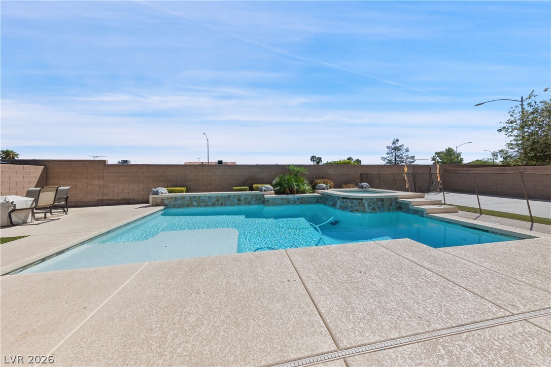 5010 Mirage Garden Street Property Photo 32