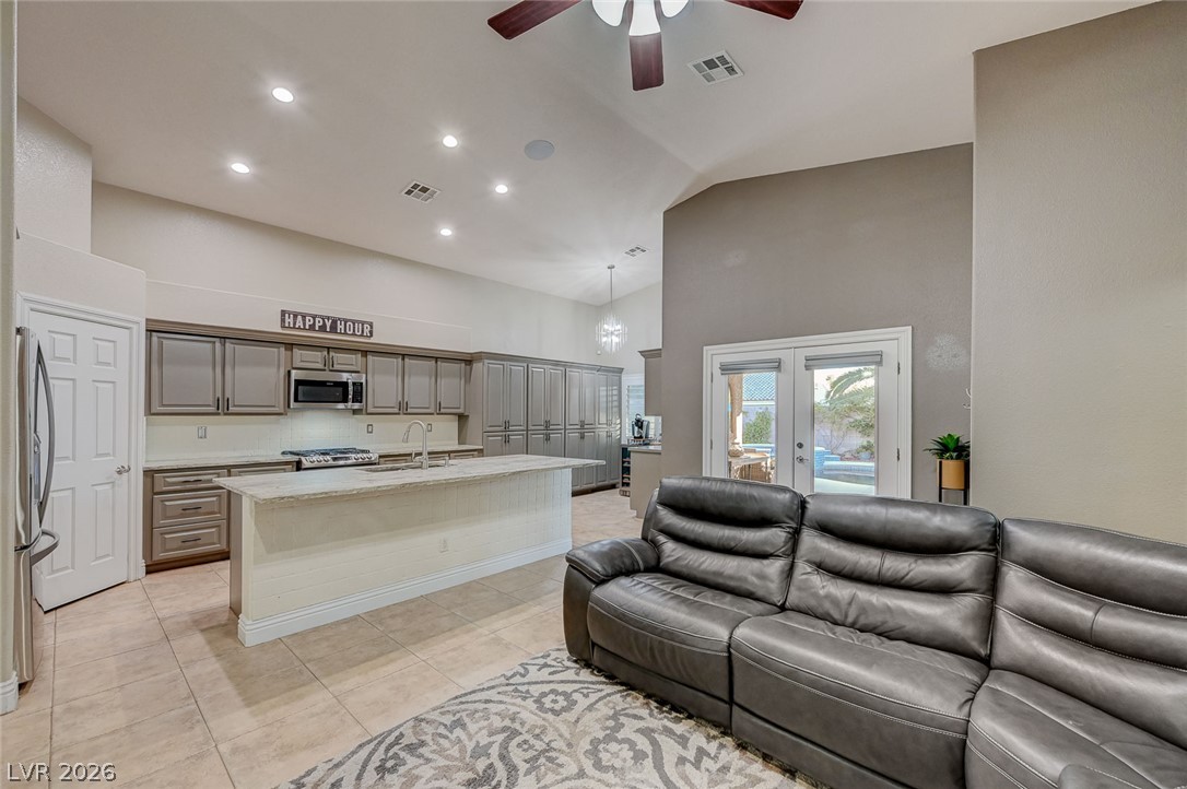 2115 Handel Avenue Property Photo 21