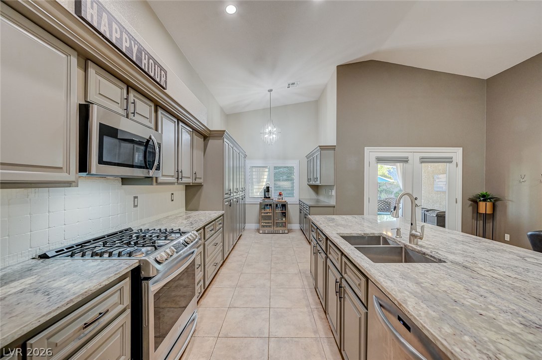 2115 Handel Avenue Property Photo 24