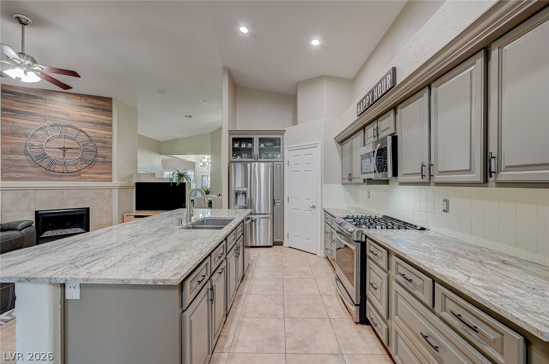 2115 Handel Avenue Property Photo 28