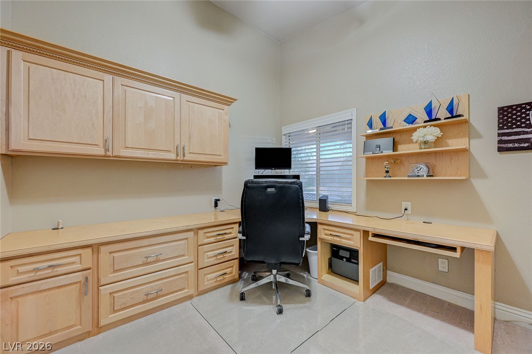 2115 Handel Avenue Property Photo 36