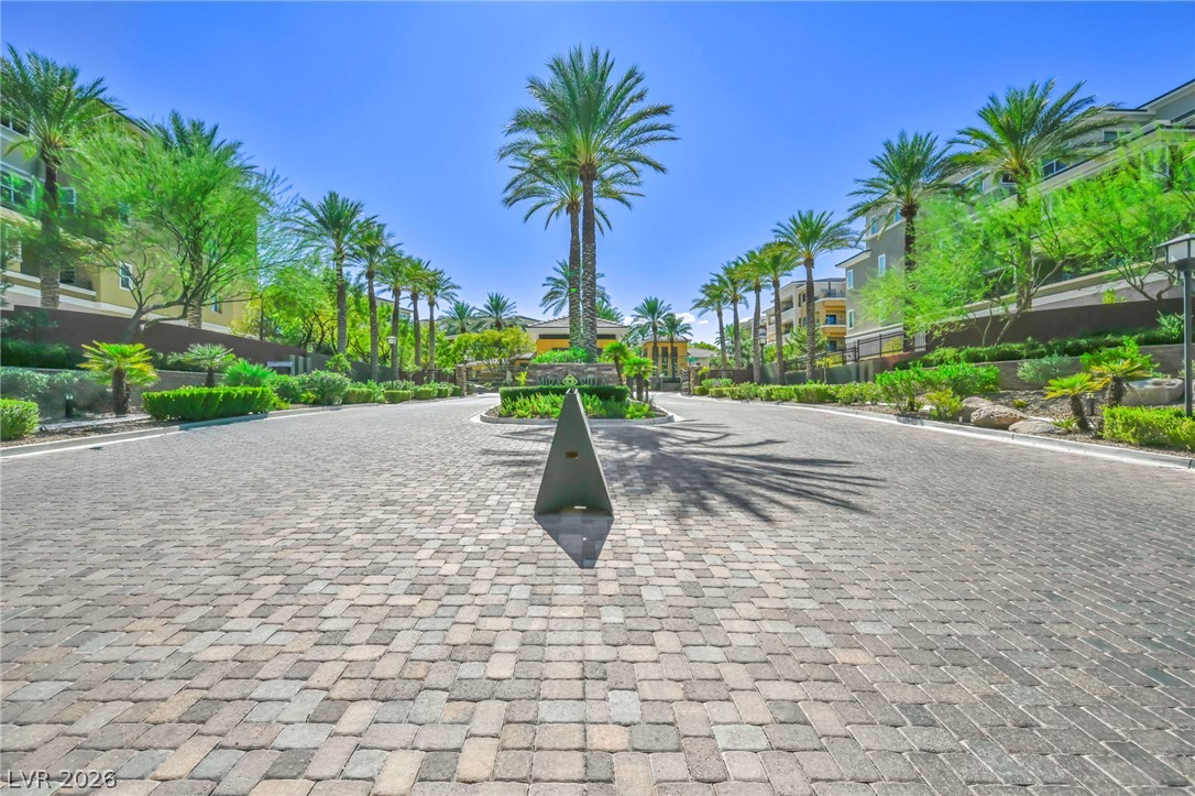 9125 Las Manaitas Avenue 302 Property Photo 15