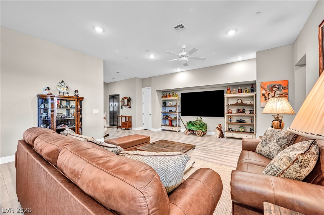 9125 Las Manaitas Avenue 302 Property Photo 21