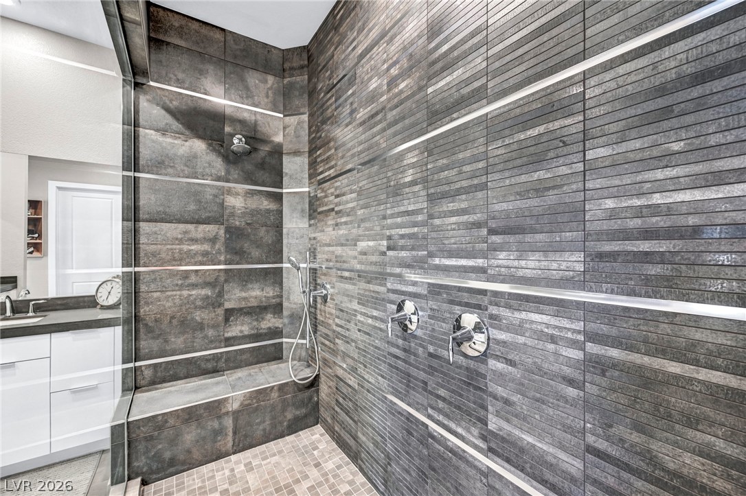 9125 Las Manaitas Avenue 302 Property Photo 40
