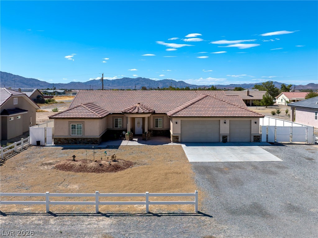 3040 South Spy Glass Avenue Property Photo 3