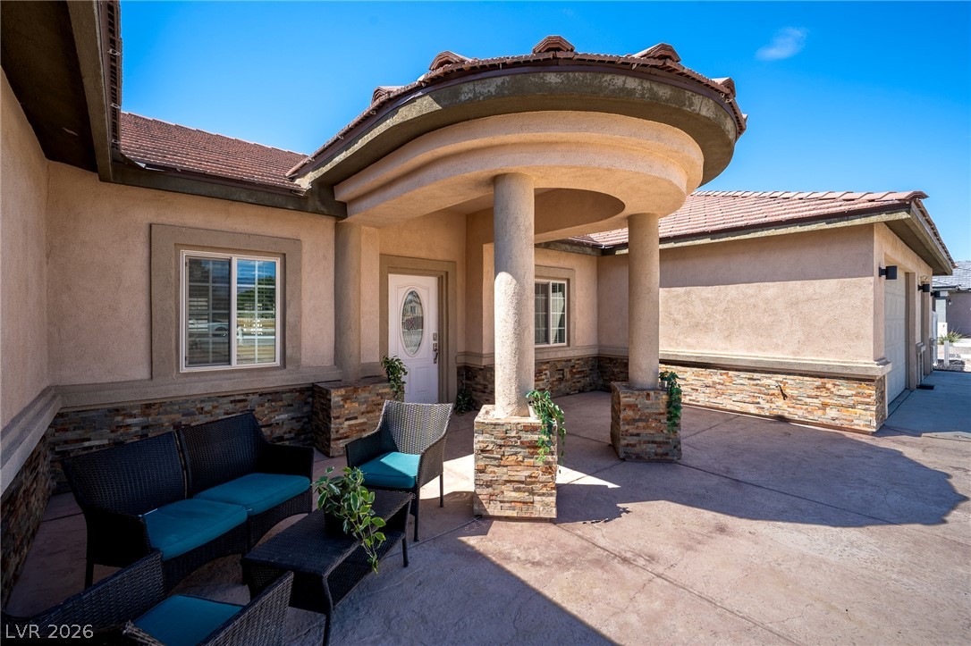 3040 South Spy Glass Avenue Property Photo 4