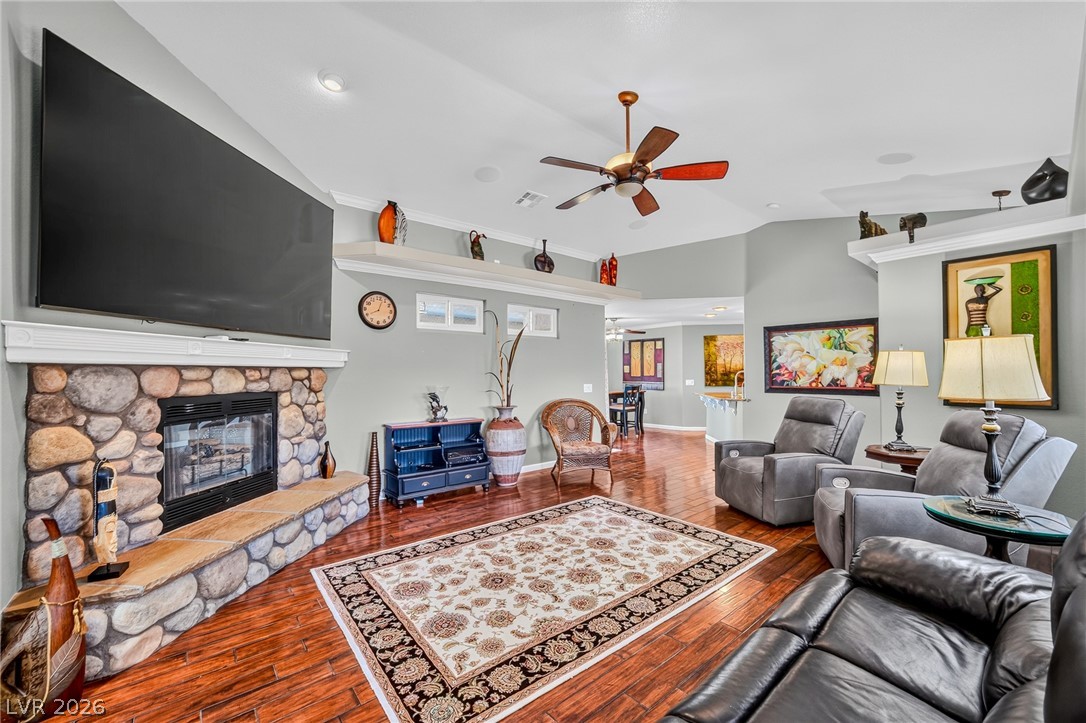 4700 Honey Locust Drive Property Photo 11