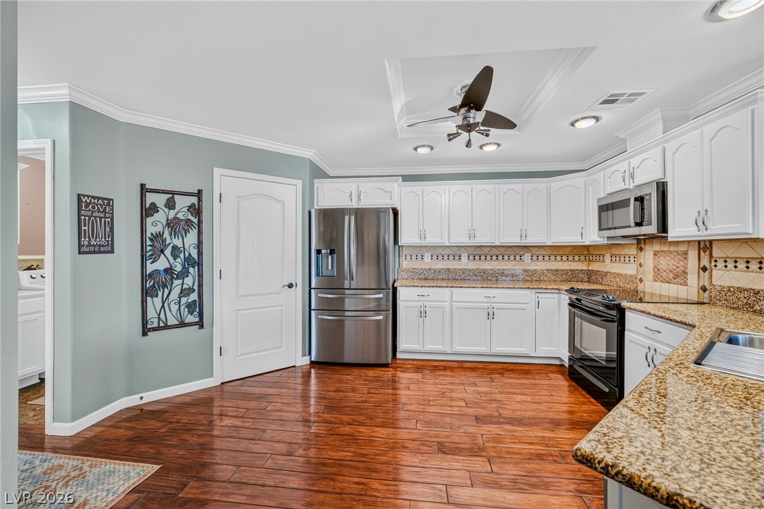 4700 Honey Locust Drive Property Photo 13