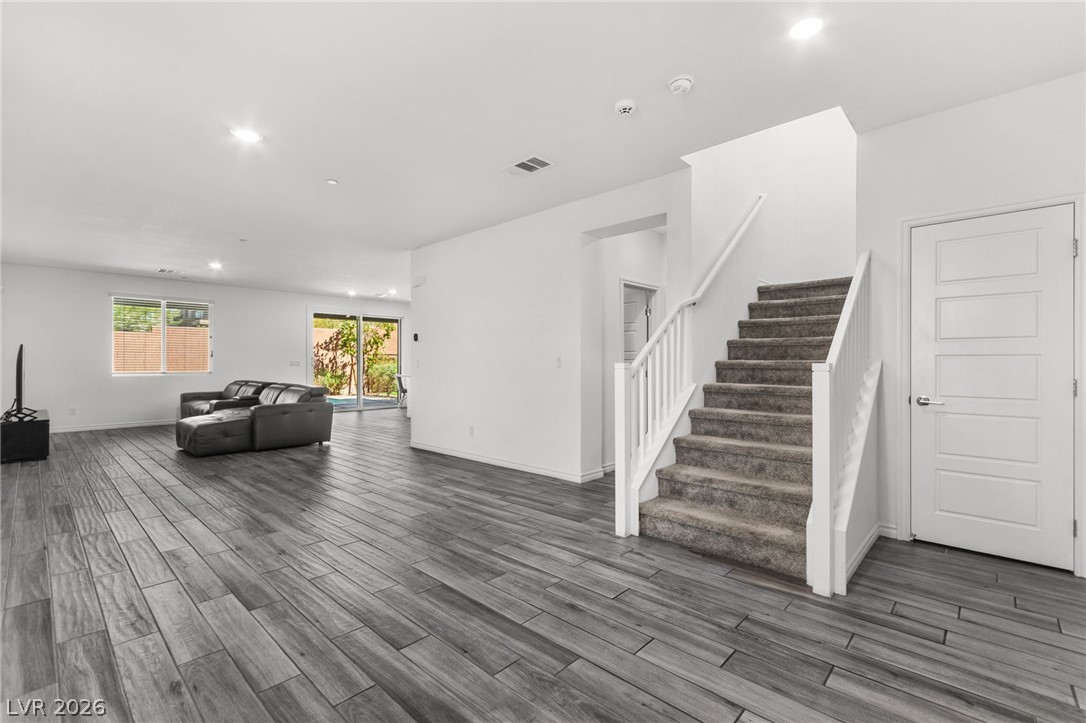 186 Viento Ridge Street Property Photo 11