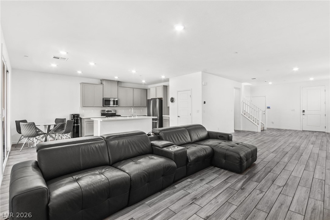 186 Viento Ridge Street Property Photo 14