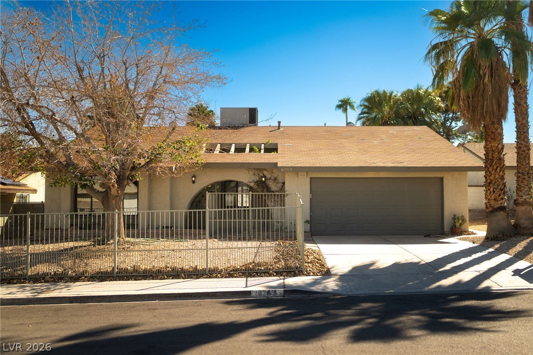 6205 Vista Verde Property Photo 1