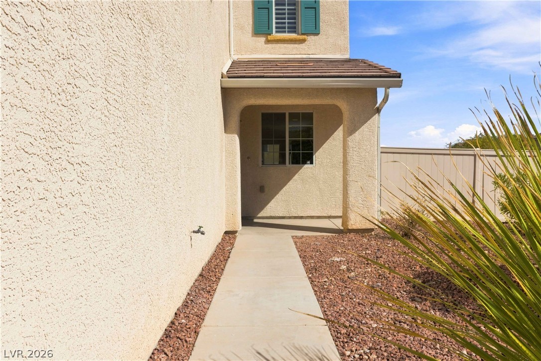 2664 Iris Point Way Property Photo 3