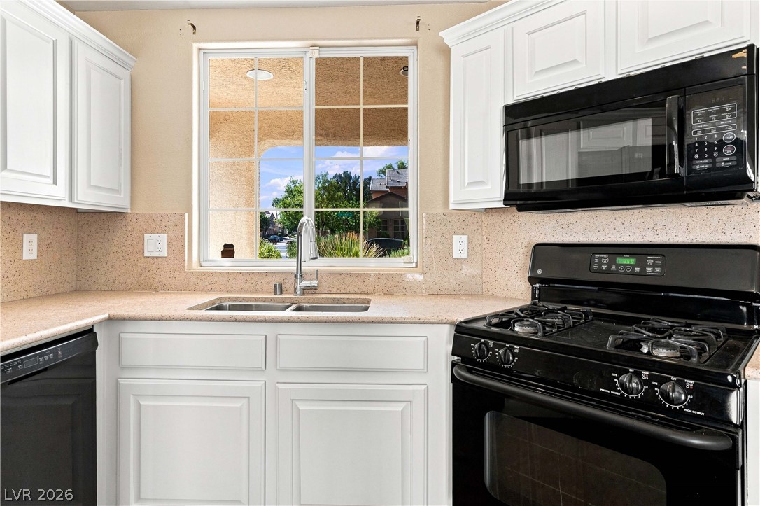 2664 Iris Point Way Property Photo 12