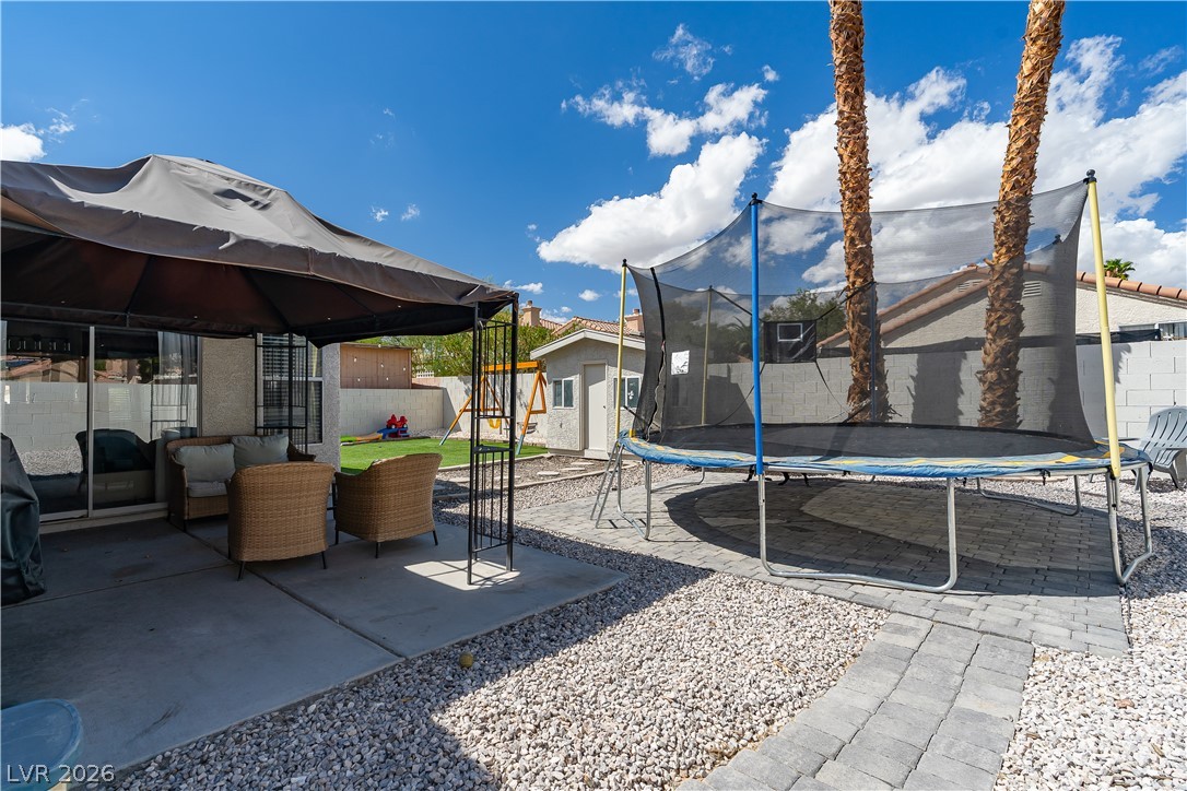 4927 Rancho Domingo Court Property Photo 5