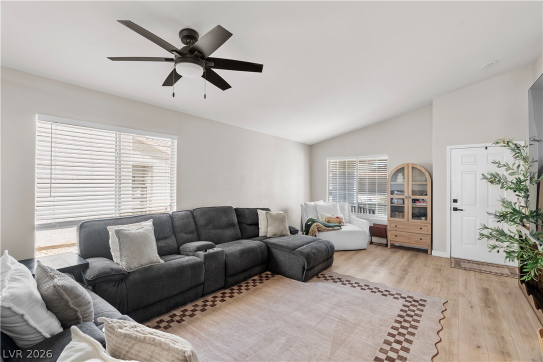 4927 Rancho Domingo Court Property Photo 11
