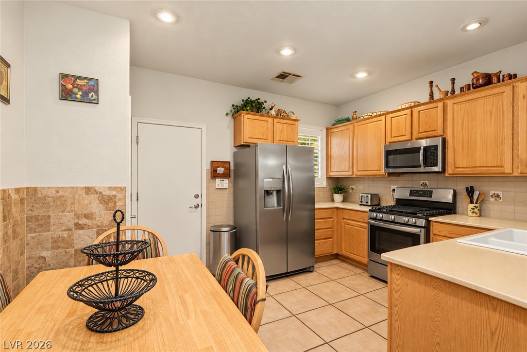 2428 Gamma Ray Place Property Photo 9