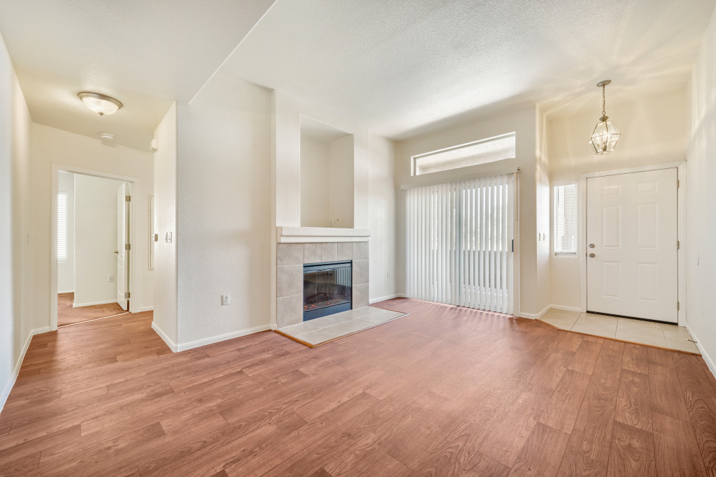 3544 Desert Cliff Street 103 Property Photo 7