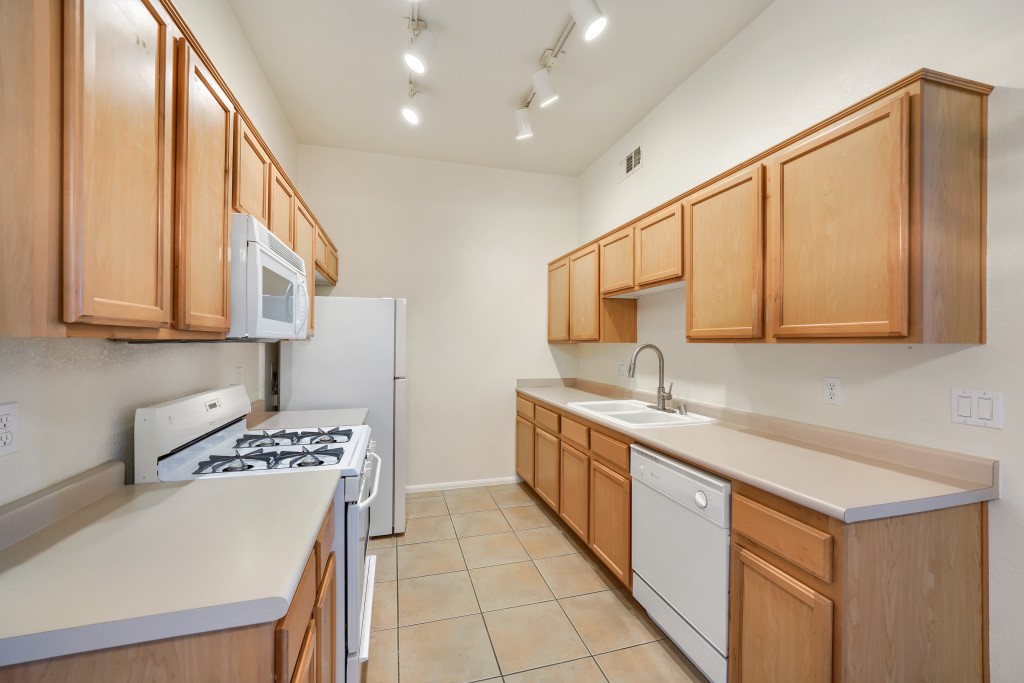 3544 Desert Cliff Street 103 Property Photo 11