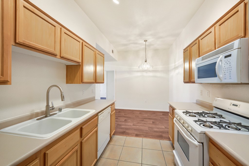 3544 Desert Cliff Street 103 Property Photo 12