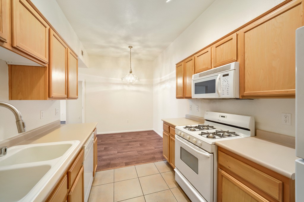 3544 Desert Cliff Street 103 Property Photo 12