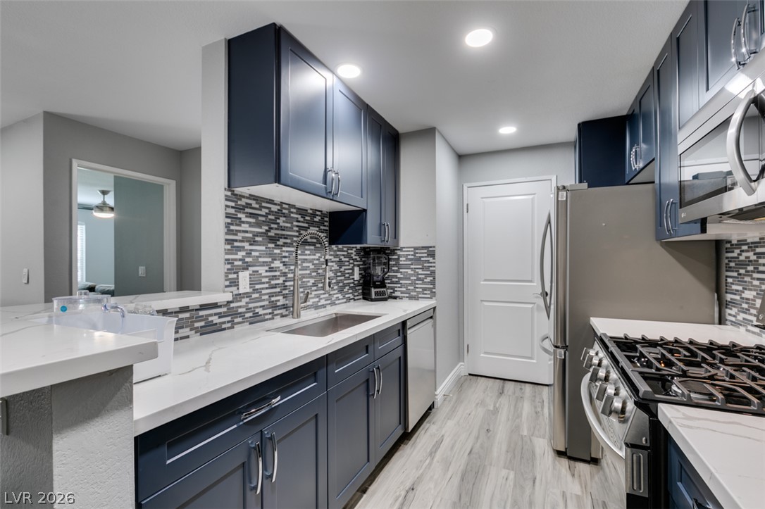 2200 South Fort Apache Road 2132 Property Photo 9
