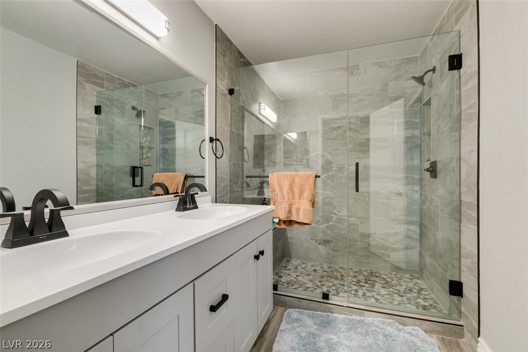 2200 South Fort Apache Road 2132 Property Photo 18